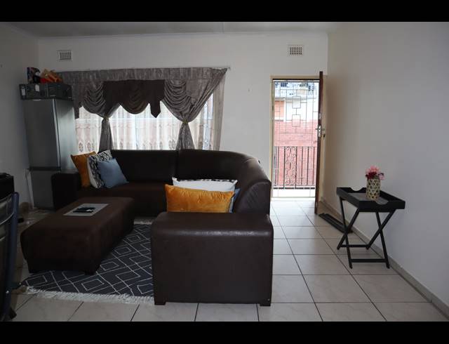 2 BEDROOM APARTMENT FOR SALE IN PINETOWN CENTRAL